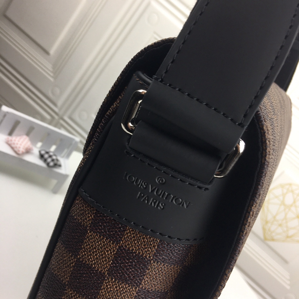 ルイヴィトンバッグ角部分ディテール